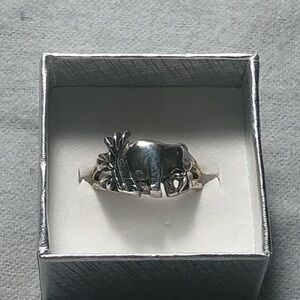 Sterling silver bear ring